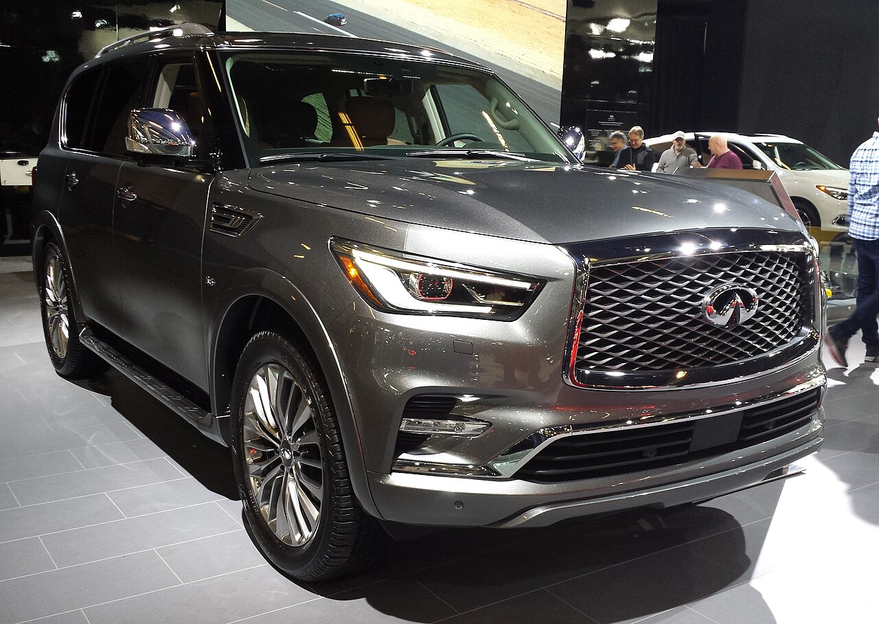 انفينيتي QX80 لوكس